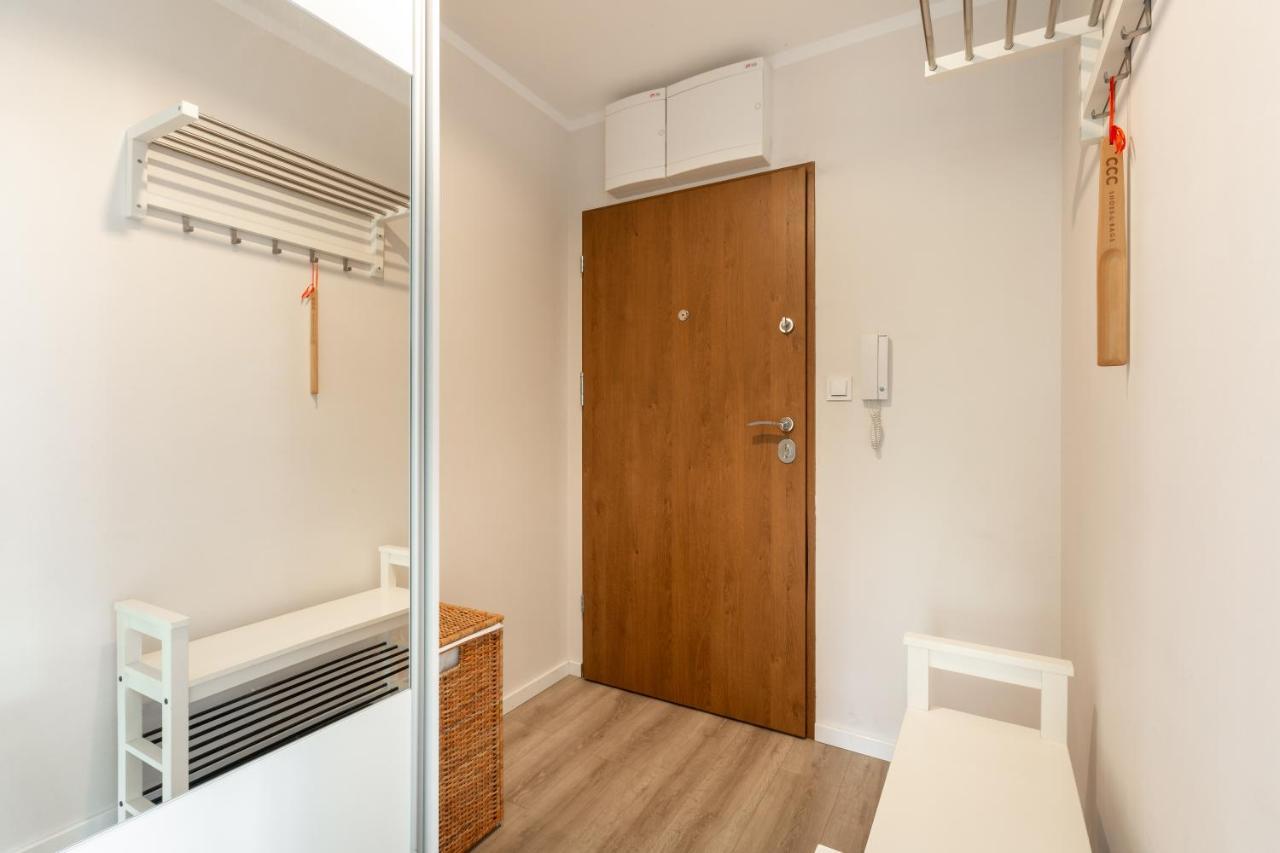 Sun House Apartment + Free Parking วรอตซวาฟ ภายนอก รูปภาพ