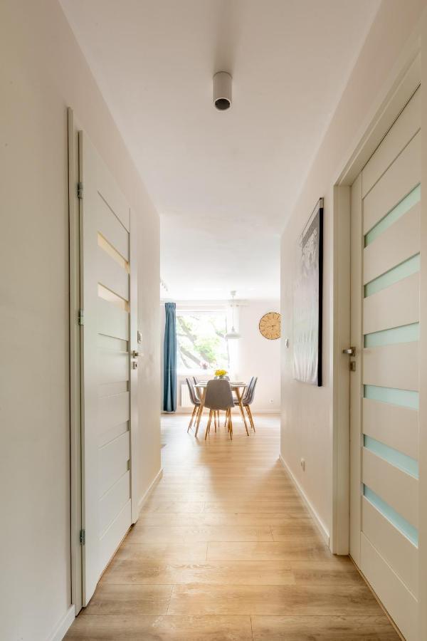 Sun House Apartment + Free Parking วรอตซวาฟ ภายนอก รูปภาพ